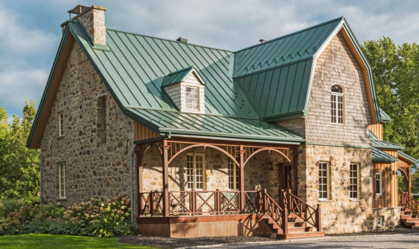 Atap geser dengan material metalik